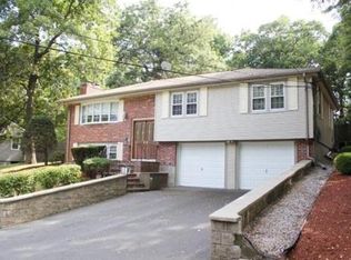 91 Colwell Dr, Dedham, MA 02026