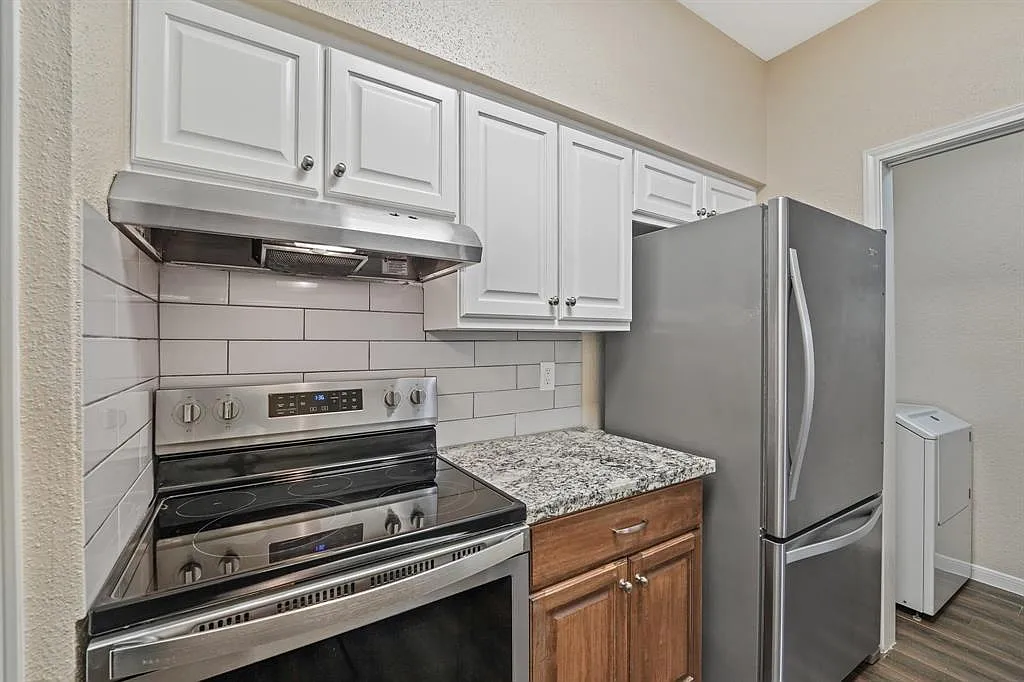 2 bed, 2.0 bath, 1224 sqft, $2,000 — Photo 4