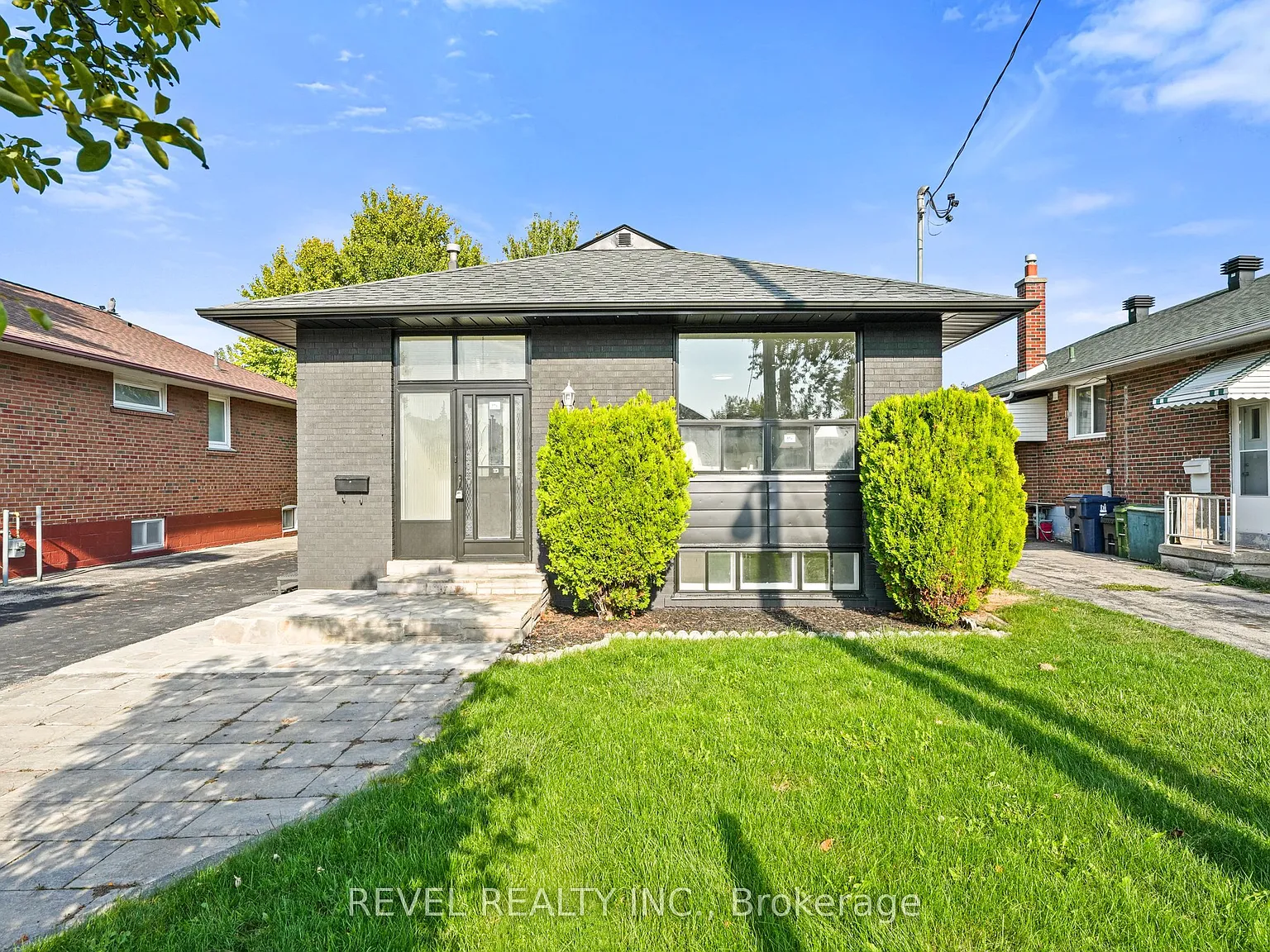 3 bed, $2,000 — Photo 2