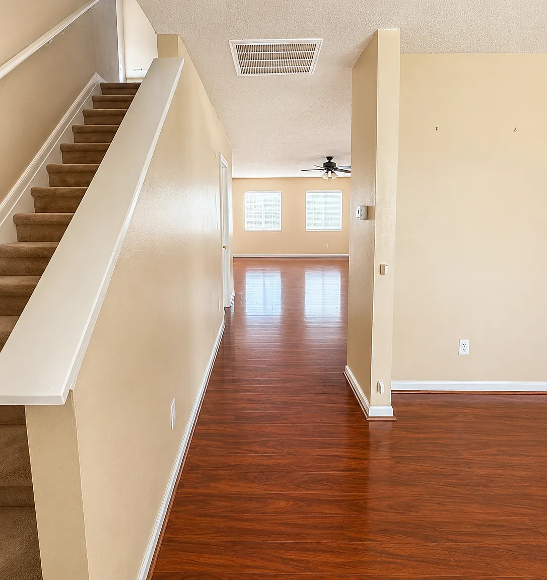 4 bed, 2896 sqft, $2,200 — Photo 3
