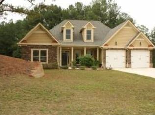 1405 Silver Thorne Ct, Loganville, GA 30052