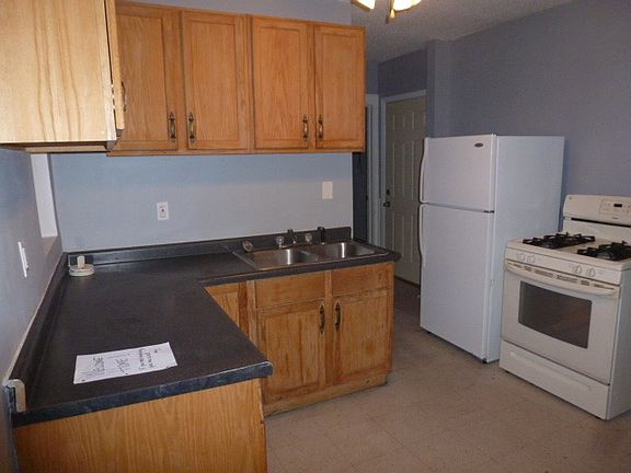 5th image of 2640 Fillmore St NE APT 3