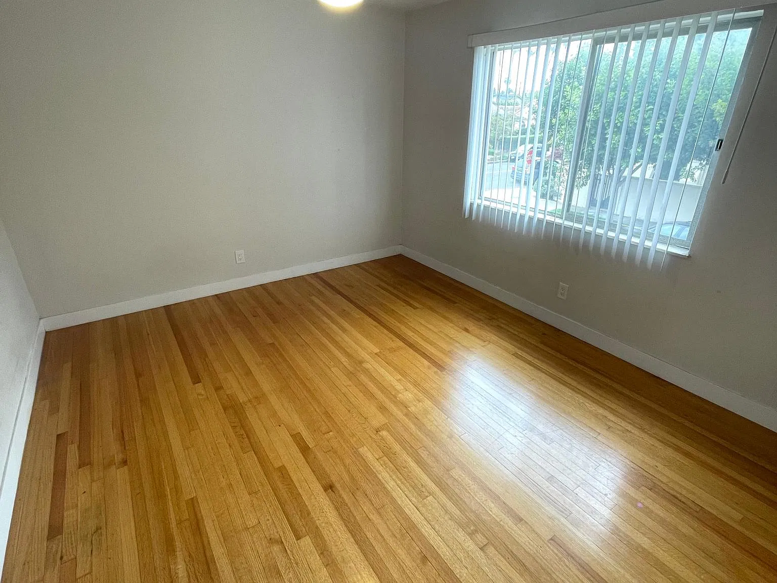 279 Temple Ave — Photo 2