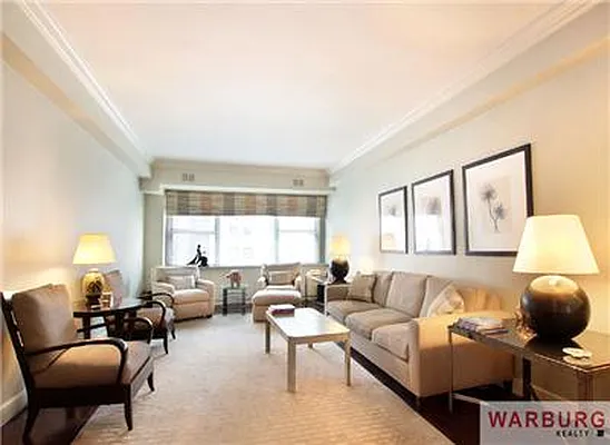 Sold by Warburg | media 9