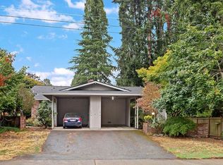 136 108th Ave SE, Bellevue, WA 98004