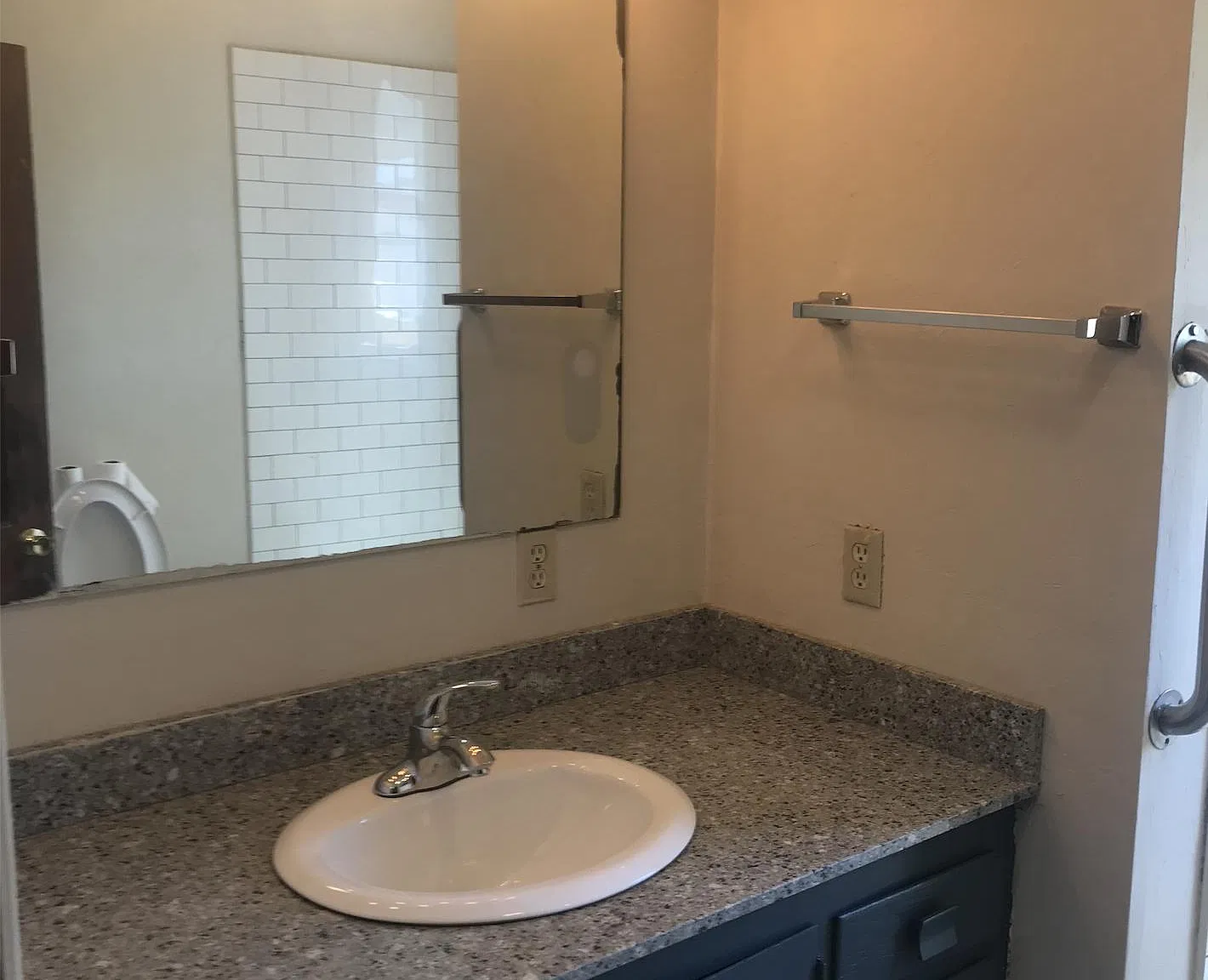 220 S 7th St — Photo 3