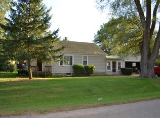 412 Clark Rd, Highland, MI 48357