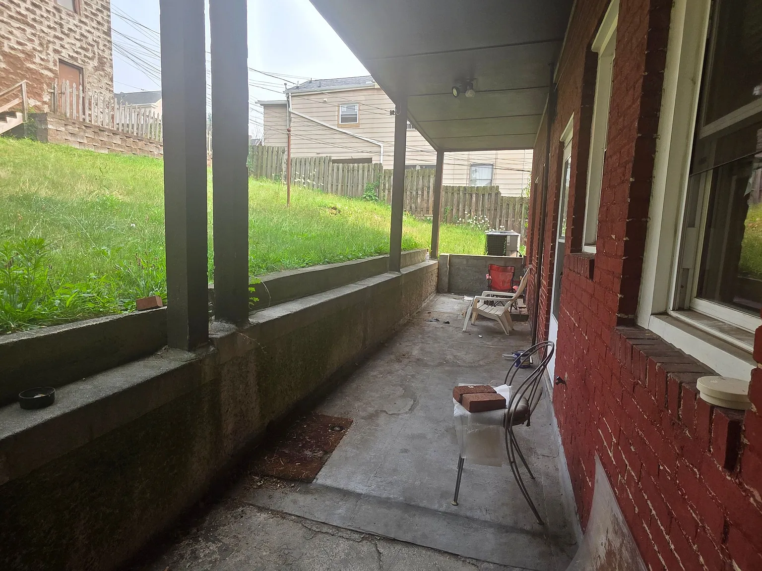 517 Brownsville Rd — Photo 1