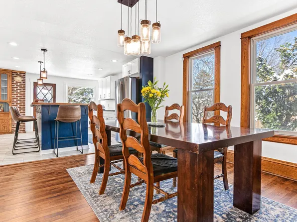 820 4th St S, Stillwater, MN 55082