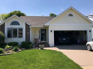 4814 Meadow Valley Dr, West Des Moines, IA 50265