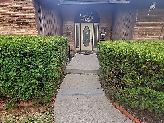 2nd image of 5296 Butternut Ct E