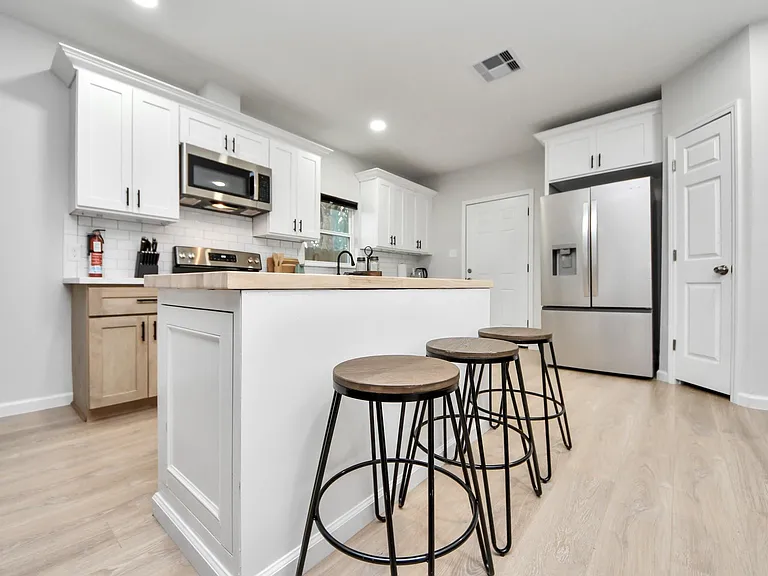 2811 Winbern St — Photo 17