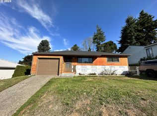 1704 Juniper Ave, Coos Bay, OR 97420