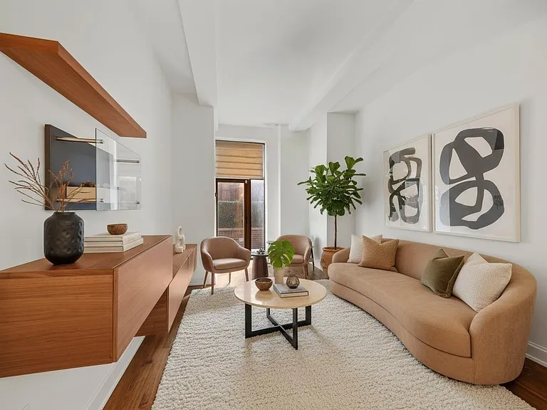 140 W 22nd St #2D — Photo 3