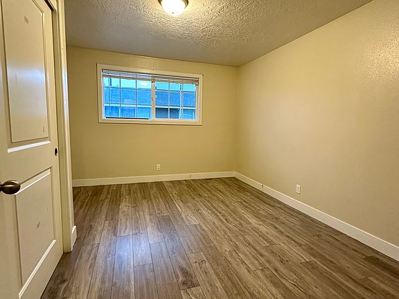 5th image of 960 NW Fairmont St APT 1