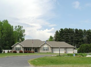 1320 Sunset Beach Rd, Suamico, WI 54173