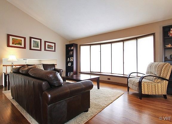 3rd image of 307 N Hickory Ave