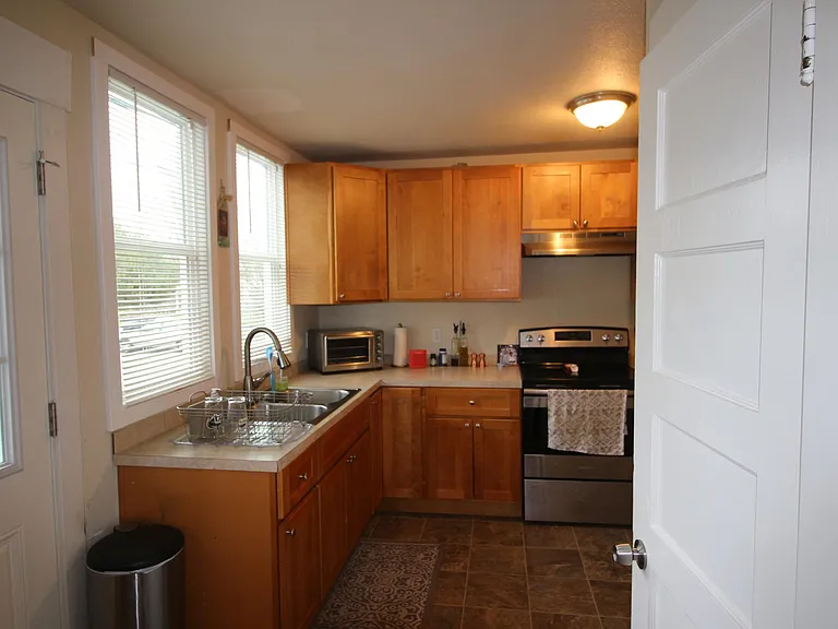 1407 S 9th St — Photo 7