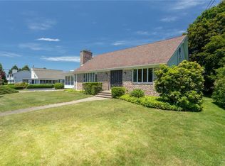 7 Palm Beach Ave, Narragansett, RI 02882