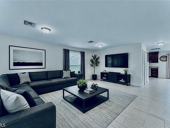 2nd image of 904 8th Ave