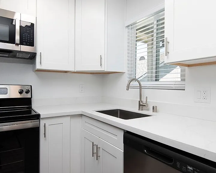 Golden Pacific Apartments — Photo 26