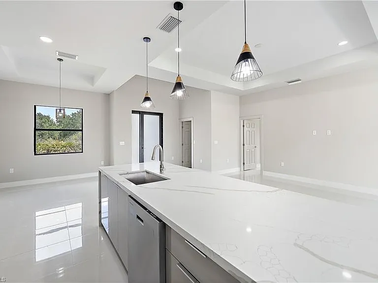 2903 37th St W — Photo 14