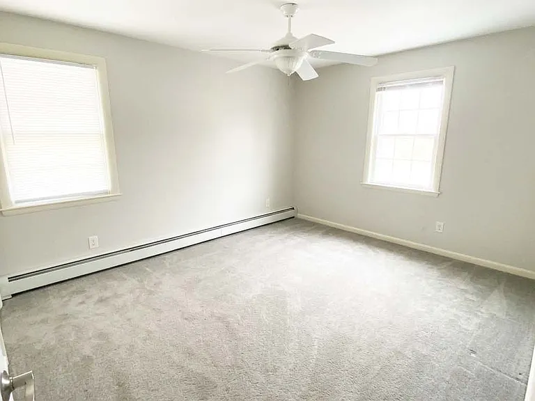 10 Pine Tree Ln — Photo 6
