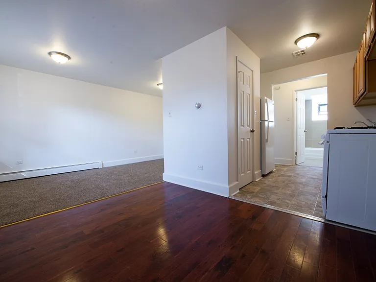 6618 S Wabash Ave — Photo 17
