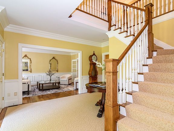 5th image of 19 Skyview Ln