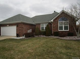 46200 Coachwood Dr, Shelby Township, MI