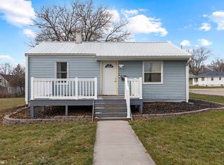 825 Emmett St, Burlington, IA 52601