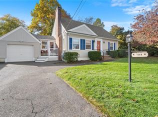 123 Harmony Ct, Warwick, RI 02889