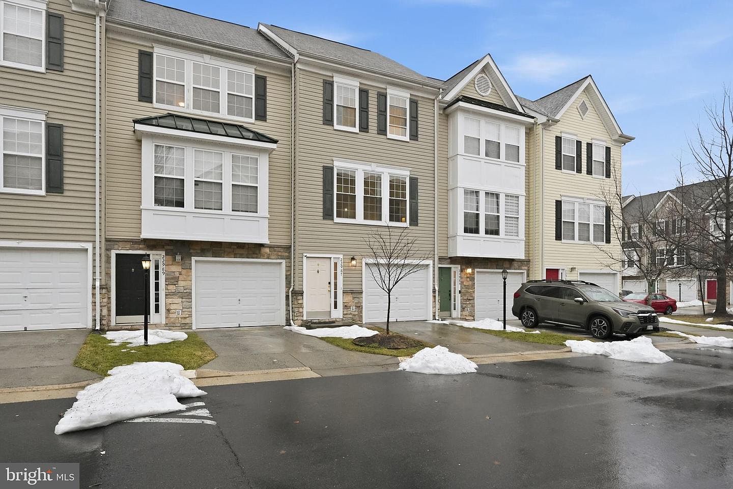 22987 Fontwell Sq, Sterling, VA 20166 | Zillow