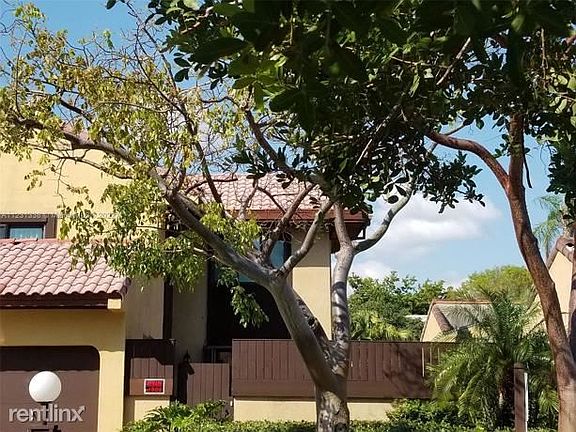 2nd image of 1006R NE 203rd Ln