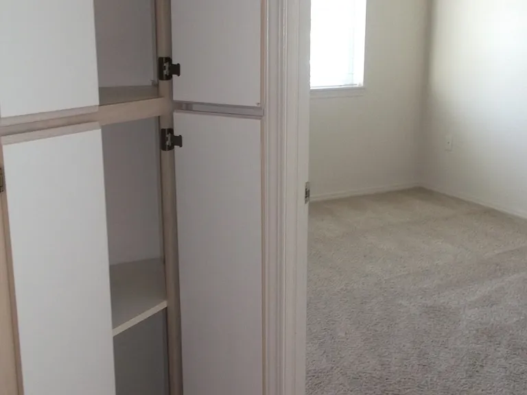 167-Triple Crown Apts — Photo 31
