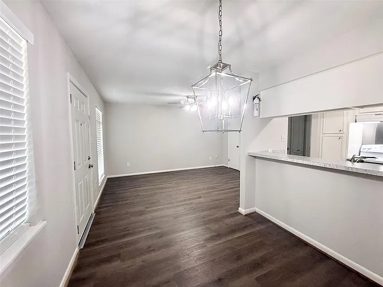321 E Cedar St #9 — Photo 7