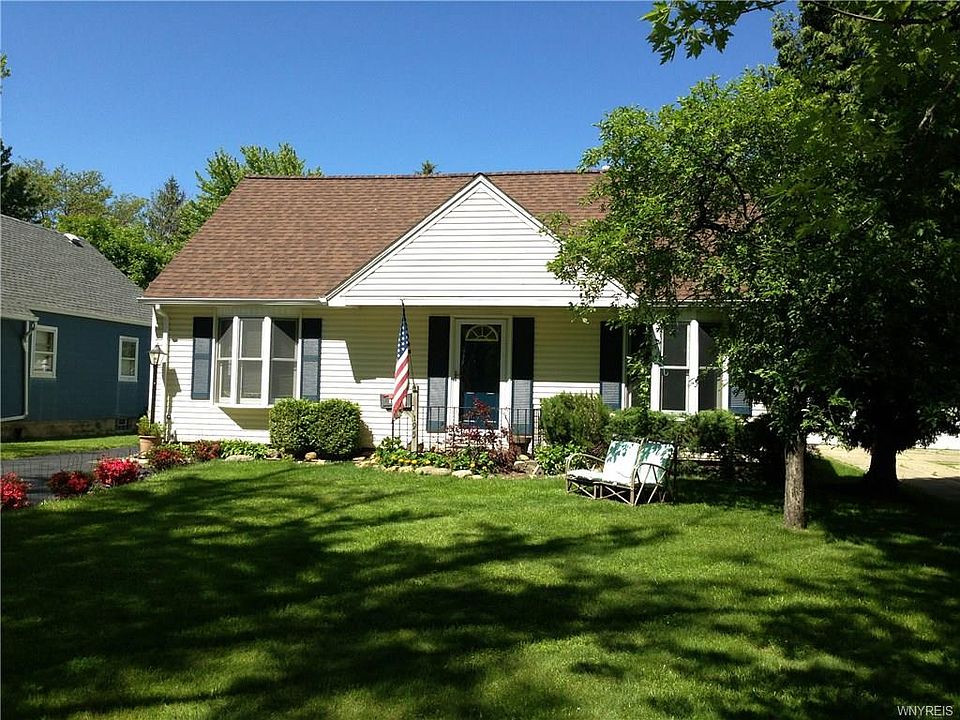 1st image of 195 Bernhardt Dr
