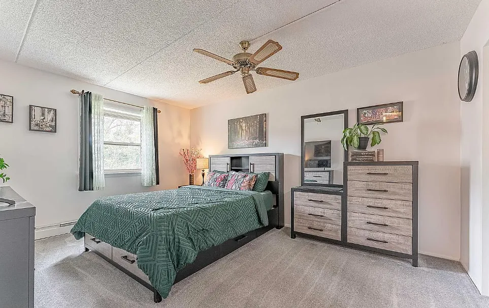 2 bed, 924 sqft, $1,400 — Photo 1