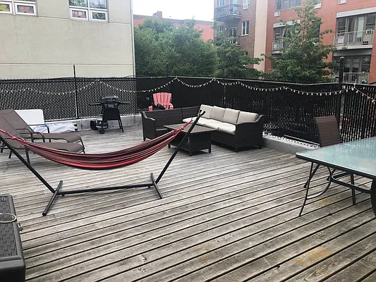 Rented by REAL New York | media 23