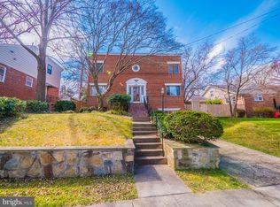 1416 Leegate Rd NW, Washington, DC 20012