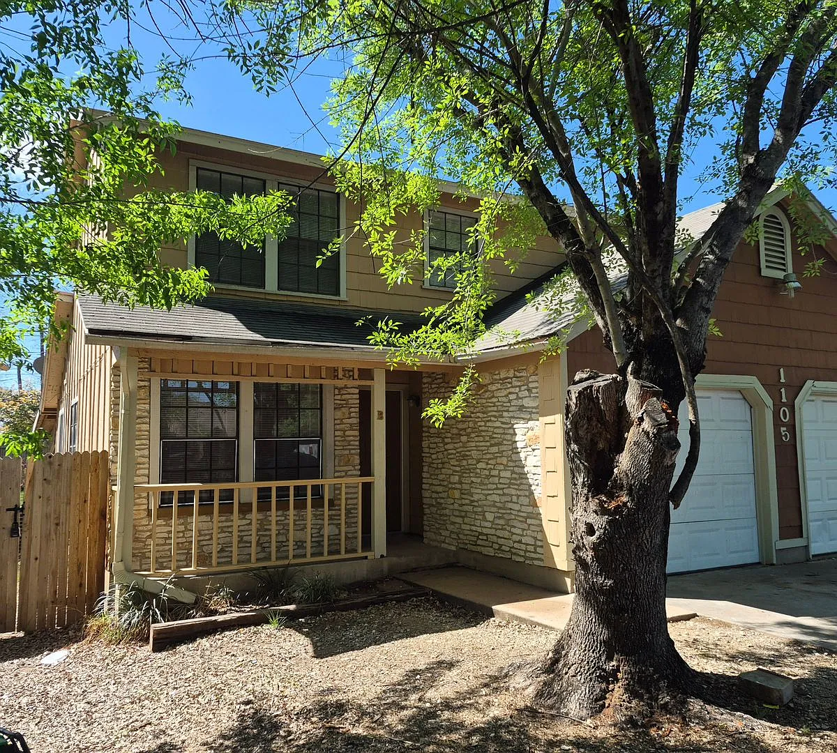 1105 Ash Cv — Photo 1