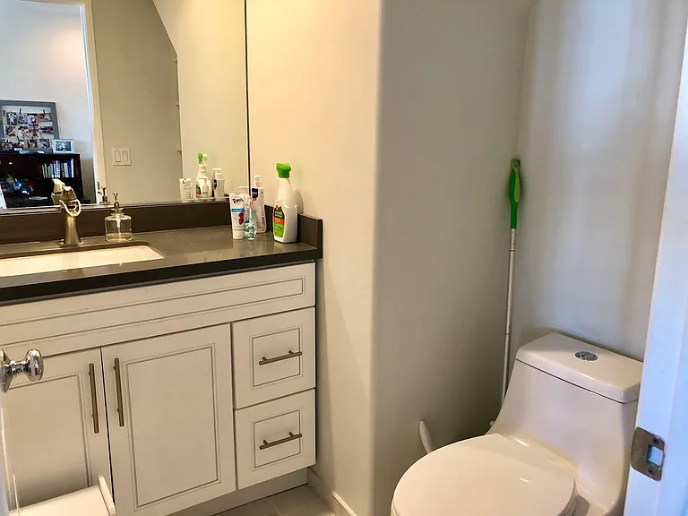1644 Gramercy Ave — Photo 9