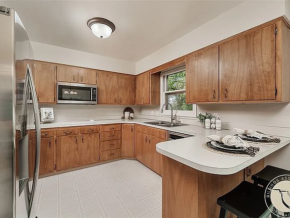 5th image of 3116 McBride St