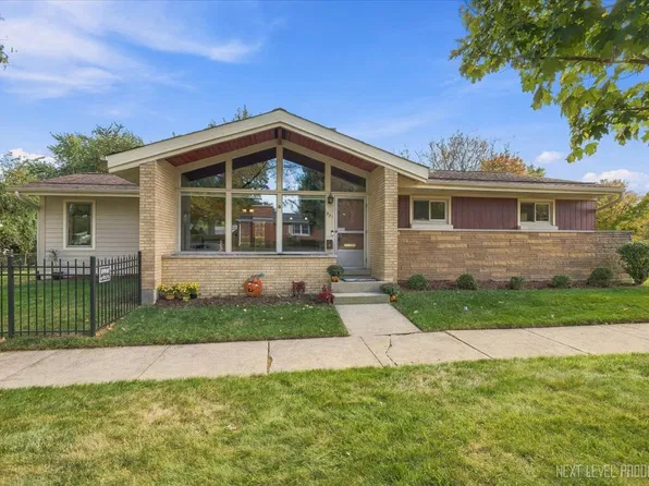 331 E View St, Lombard, IL 60148
