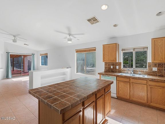 4th image of 5852 W Mohave Bloom Dr