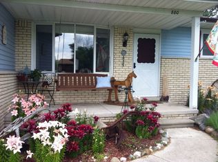 880 Montana St, Marysville, MI 48040