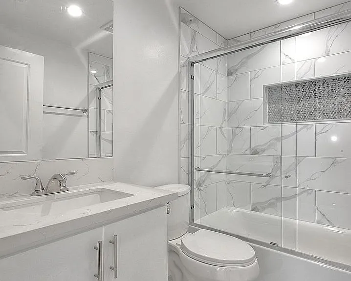 5850 Vineland Ave — Photo 11