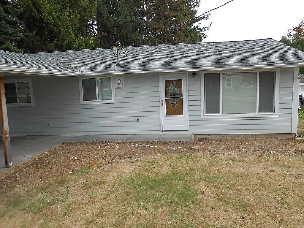 2806 Yew St photo 1
