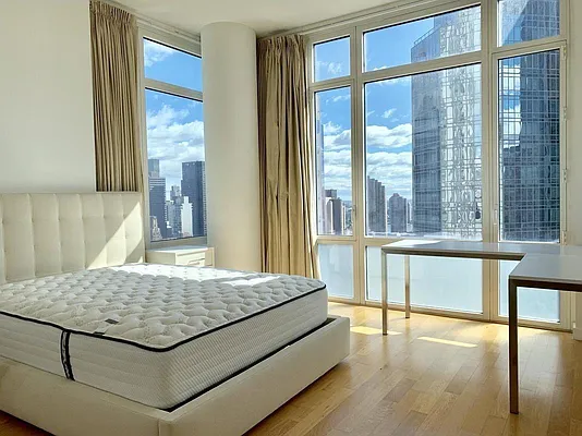 Rented by Century 21 Metropolitan | media 8