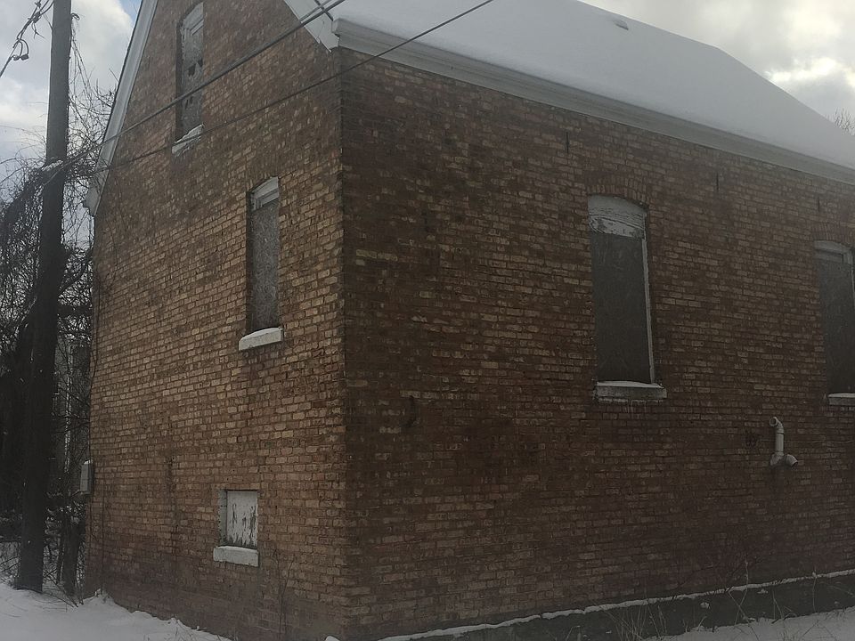 2nd image of 6221 S Aberdeen St
